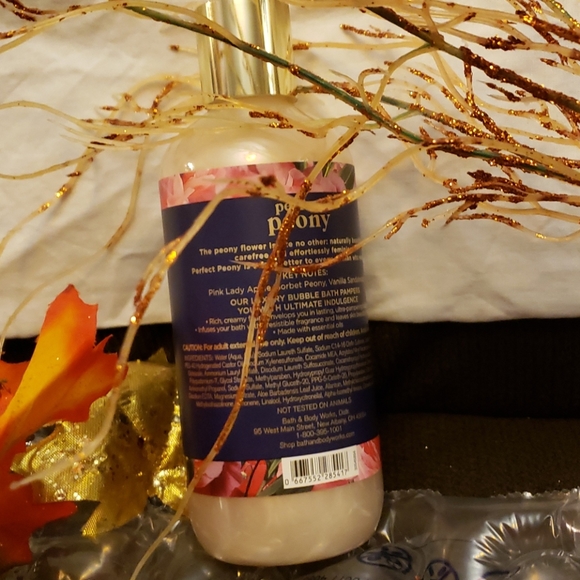 Perfect Peony 4-PC Costmetic Set - Picture 9 of 16